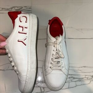 Givenchy

City Sport Sneakers In Leather